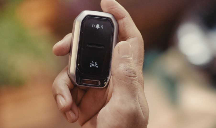 Ather Konarc launched at ₹99,999 with up to 161 km current IDC range. Check its features, battery, charging, warranty and practicality